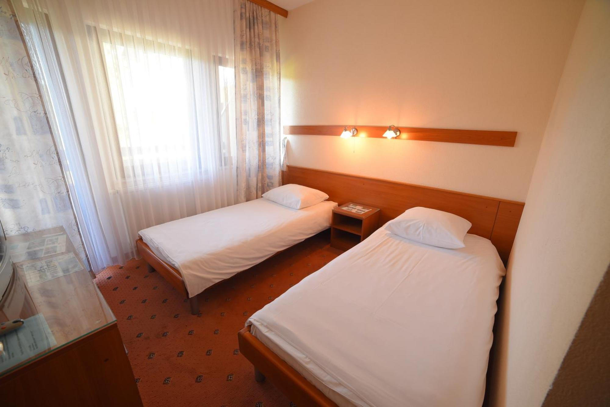 Hotel Ada Bihać Esterno foto