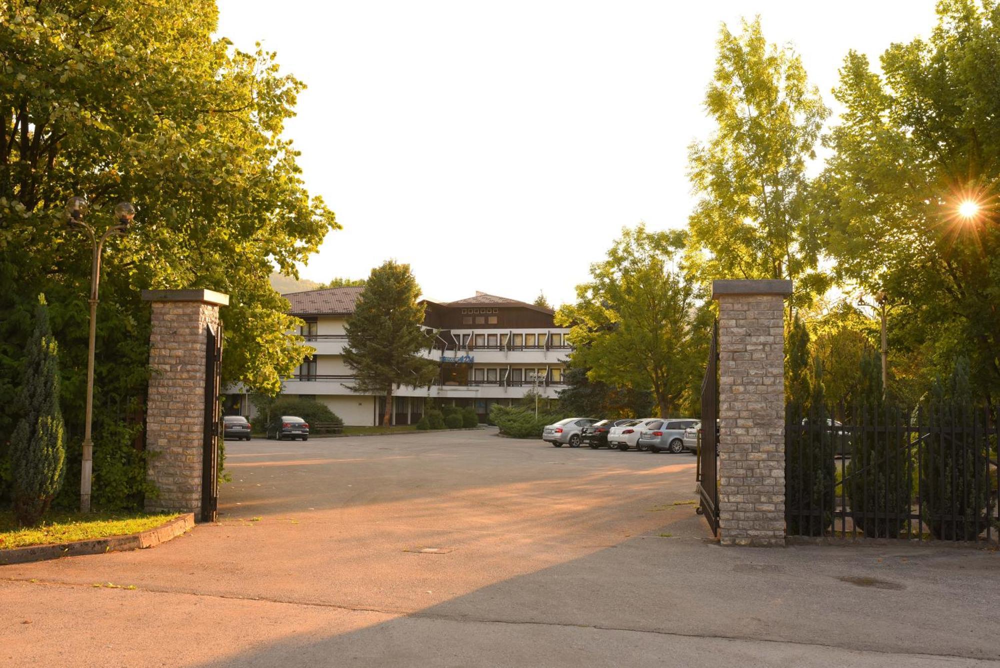 Hotel Ada Bihać Esterno foto