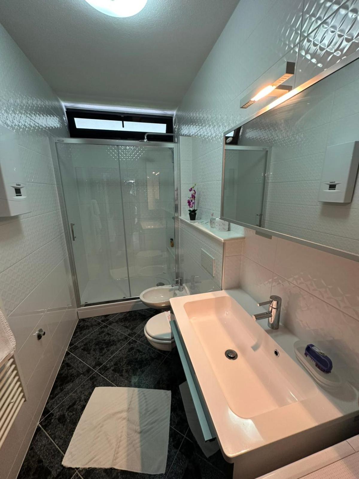 Hotel Ada Bihać Esterno foto